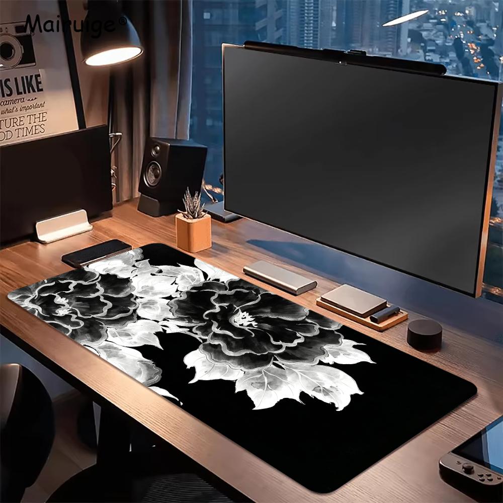 Schwarz-weißes, mit Tinte gefä – Desk Setup Black And White Bewertung und Preis